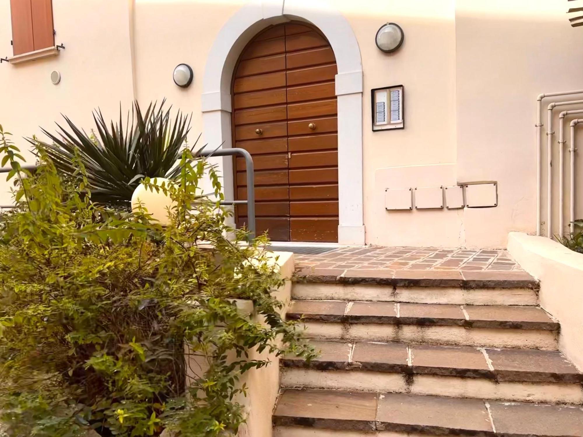 Gioiello Deco Nel Centro Storico Apartment Desenzano del Garda Exterior photo